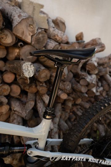 Polygon SISKIU T7 2024 2024 Mountainbike usato, Grigio chiaro — immagine 7 di 12
