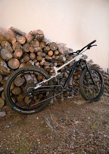 Polygon SISKIU T7 2024 2024 Mountainbike usato, Grigio chiaro — immagine 2 di 12