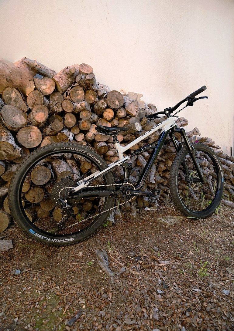Used Polygon SISKIU T7 2024 2024 Mountainbike, Light Gray, 27.5, 29 — image 2 of 12