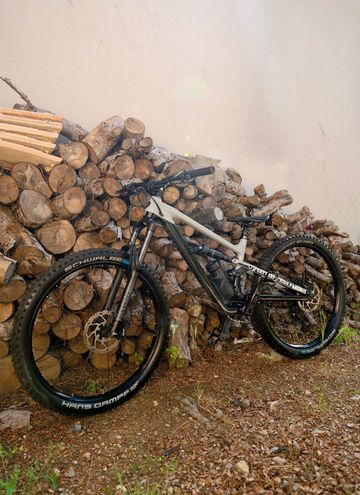 Polygon SISKIU T7 2024 2024 Mountainbike usato, Grigio chiaro — immagine 1 di 12
