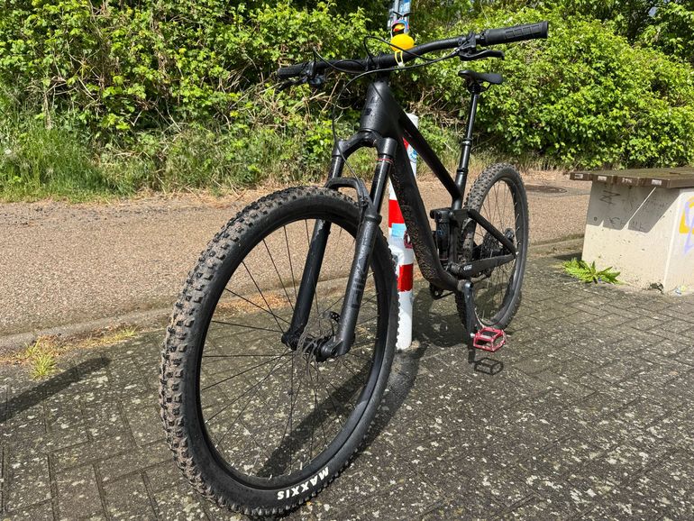 Used CUBE STEREO ONE44 C:62 PRO 2024 2024 Mountainbike, Black, 27.5, 29 — image 2 of 17