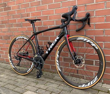 Used Trek Domane SL 5 Disc 2018 2018 Road & Gravel, Black — image 2 of 13