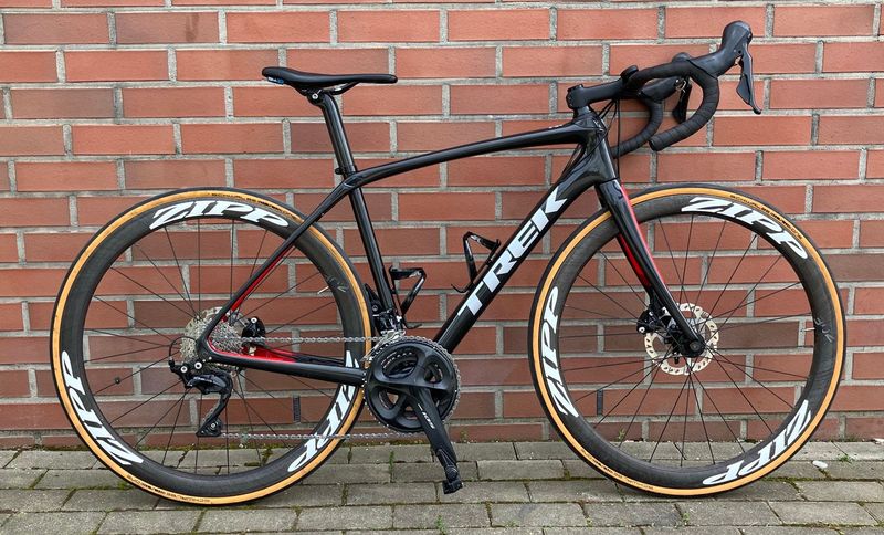Tweedehands Trek Domane SL 5 Disc 2018 2018 Road & Gravel