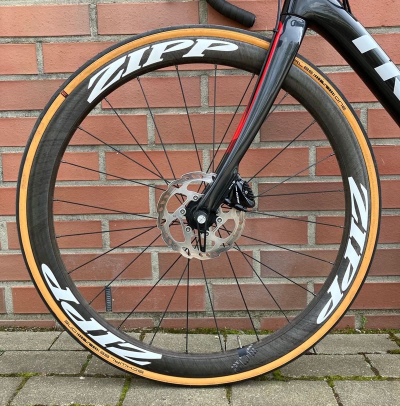 Used Trek Domane SL 5 Disc 2018 2018 Road & Gravel, Black — image 11 of 13