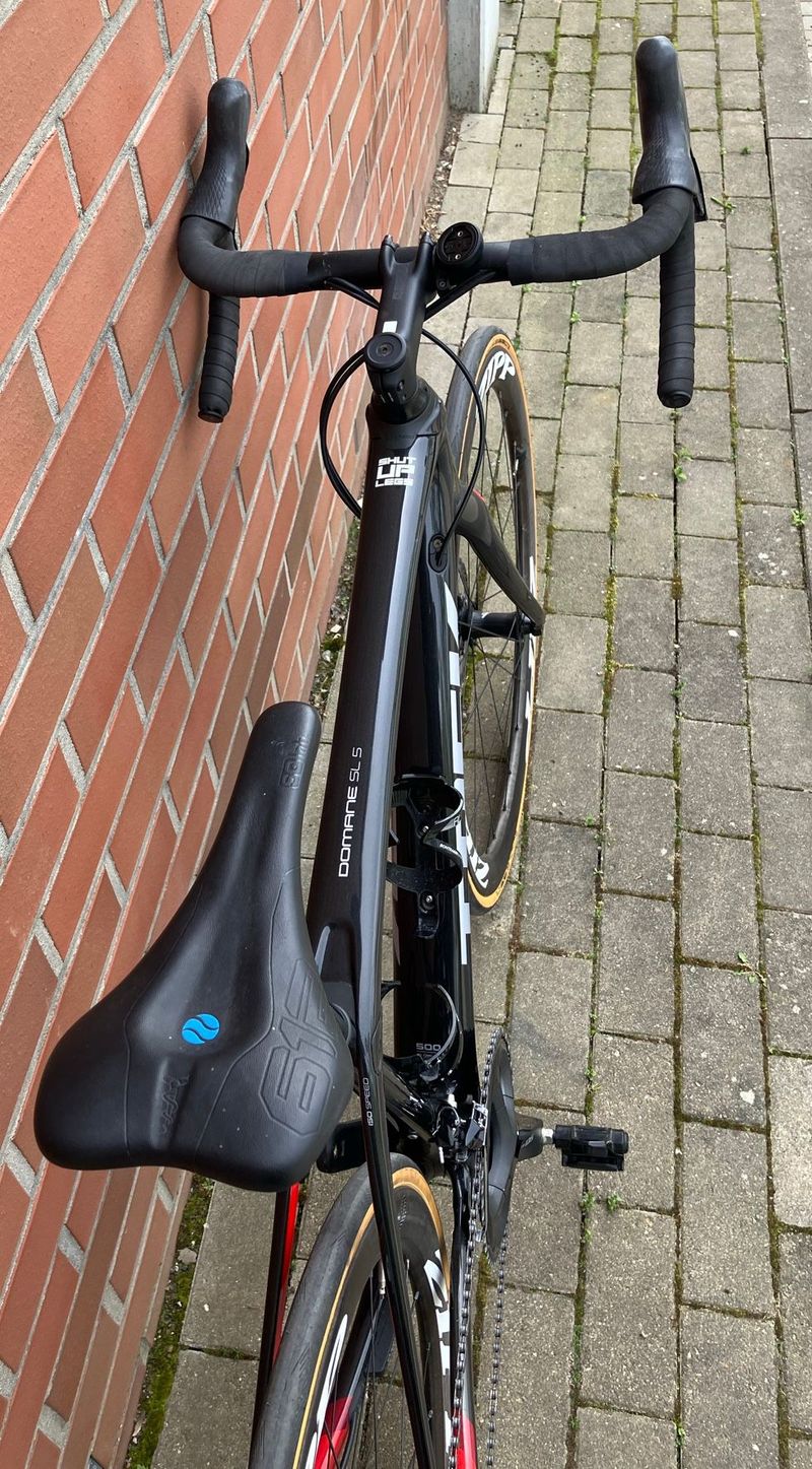 Used Trek Domane SL 5 Disc 2018 2018 Road & Gravel, Black — image 10 of 13
