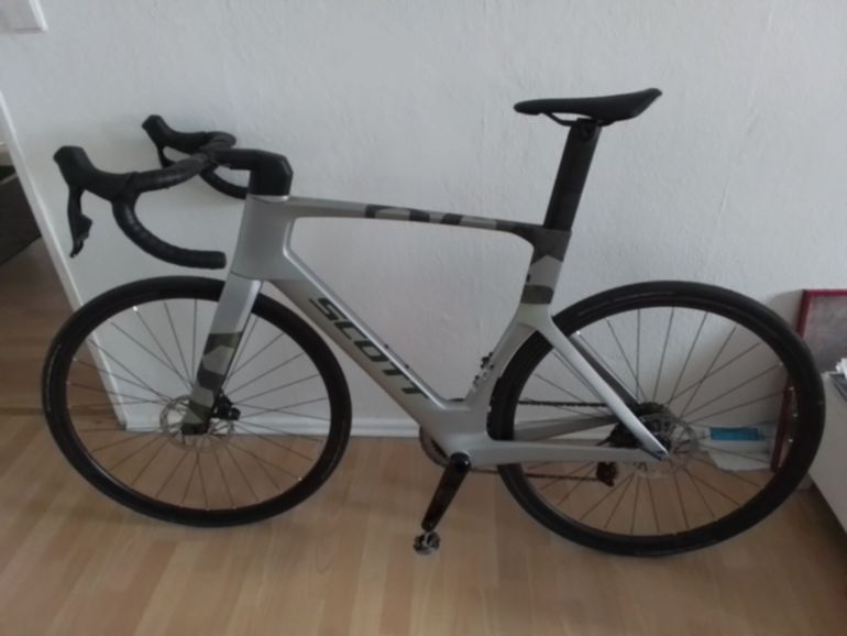 Used Scott RC 30 2025 2025 Road & Gravel, Light Gray — image 1 of 11