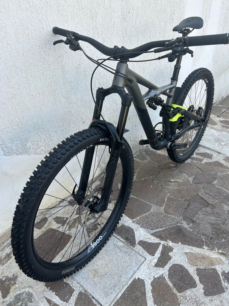 Used Specialized Enduro Other Shimano 2018 Mountainbike — image 8 of 9