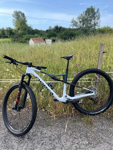 Gebrauchtes Orbea OIZ M30 2024 2024 Mountainbike, Weiß, 29 — Bild 2 von 12
