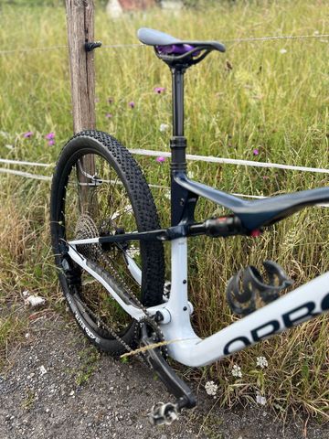 Gebrauchtes Orbea OIZ M30 2024 2024 Mountainbike, Weiß, 29 — Bild 7 von 12