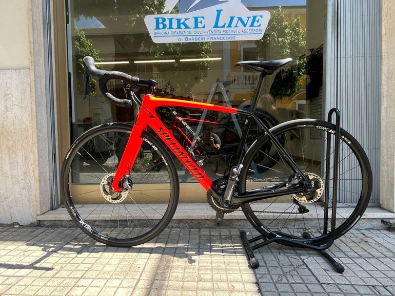 Used Specialized Men's Tarmac Comp Disc 2018 2018 Road & Gravel, Black — image 2 of 4