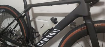 Used Canyon Grail CFR XPLR 2025 2025 Road & Gravel, Schwarz — image 11 of 13