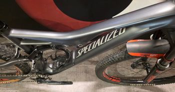 Used Specialized Specialized Camber Comp Carbon 2018 Mountainbike, Light Gray — image 10 of 19