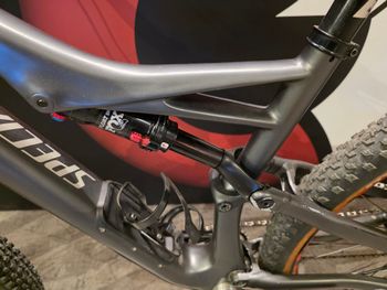 Used Specialized Specialized Camber Comp Carbon 2018 Mountainbike, Light Gray — image 14 of 19