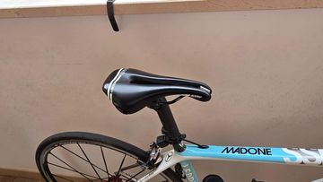 Used Trek Madone 6.9 SSL H2 (Compact) 2012 2012 Road & Gravel, White — image 5 of 5
