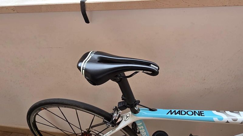 Used Trek Madone 6.9 SSL H2 (Compact) 2012 2012 Road & Gravel, White — image 5 of 5
