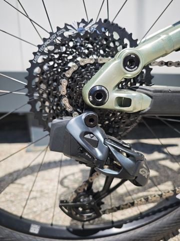 Used Commencal META TR SRAM GX Eagle AXS 2024 Mountainbike, Green, 29 — image 3 of 21