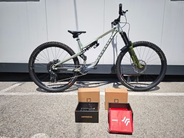Tweedehands Commencal META TR SRAM GX Eagle AXS 2024 MTB