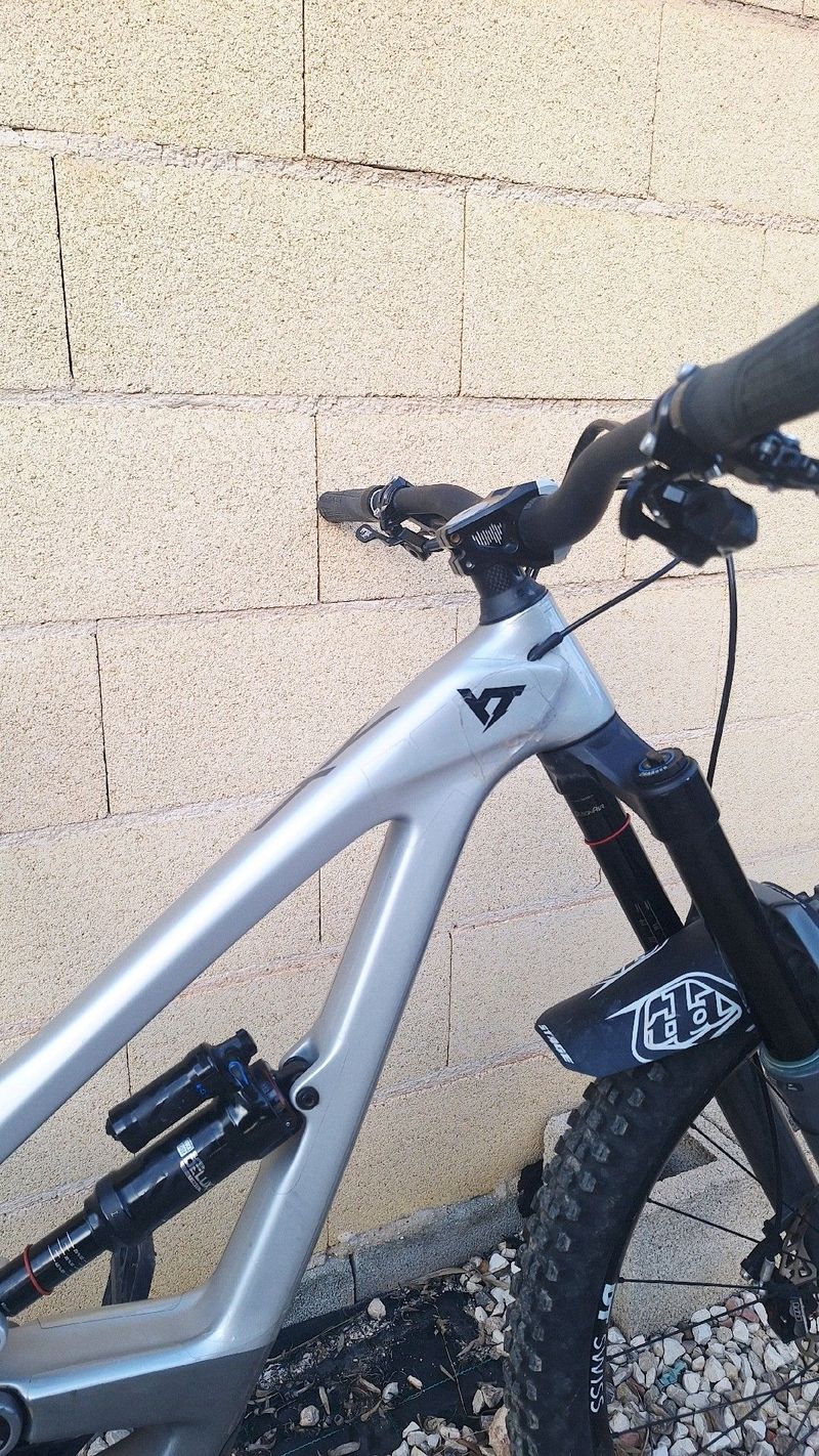 Used YT Industries Capra Blaze 29 2022 2022 Mountainbike, Light Gray, 29 — image 12 of 13