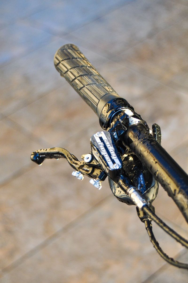 Used YT Industries Capra Blaze 29 2022 2022 Mountainbike, Light Gray, 29 — image 8 of 13