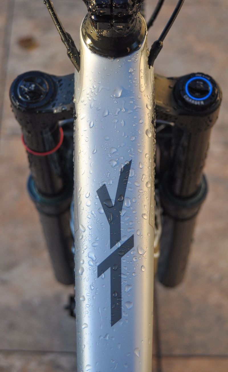 Used YT Industries Capra Blaze 29 2022 2022 Mountainbike, Light Gray, 29 — image 9 of 13