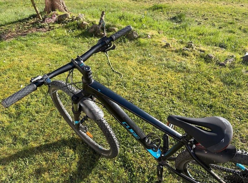 Used CUBE ANALOG 2022 2022 Mountainbike, Black, 27.5, 29 — image 4 of 7