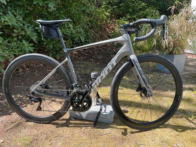 Used Giant Giant Defy Advanced 2019 Road & Gravel, Light Gray — image 1 of 4