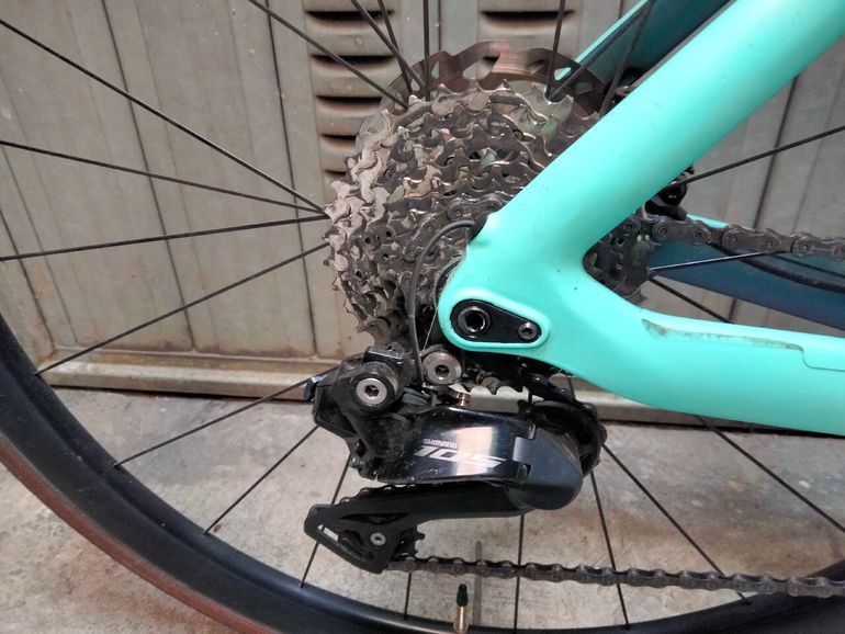 Used Bianchi Oltre Race 105 Di2 2025 Frameset 2025 Road & Gravel — image 7 of 8