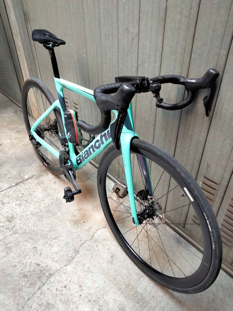 Used Bianchi Oltre Race 105 Di2 2025 Frameset 2025 Road & Gravel — image 4 of 8