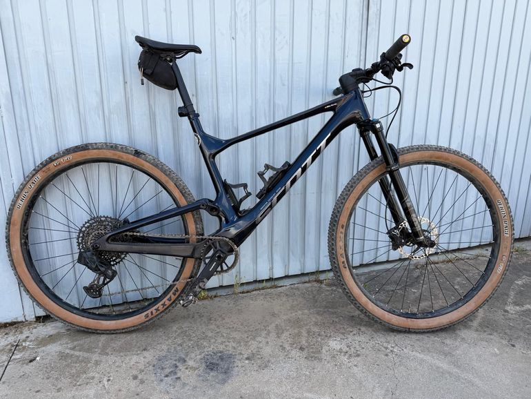 Used Scott Spark RC Comp 2023 2023 Mountainbike, Black, 29 — image 2 of 19