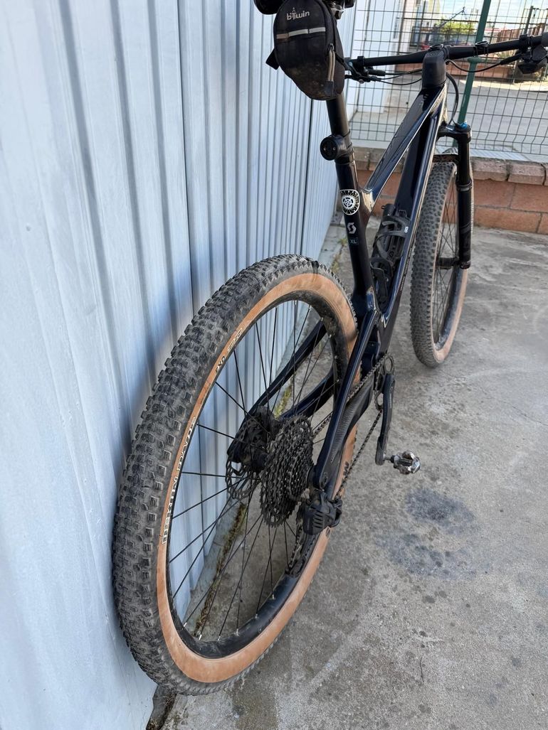 Used Scott Spark RC Comp 2023 2023 Mountainbike, Black, 29 — image 7 of 19