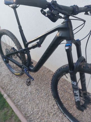 Tweedehands Canyon Neuron CF 8 — US 2022 2022 Mountainbike — afbeelding 3 van 5