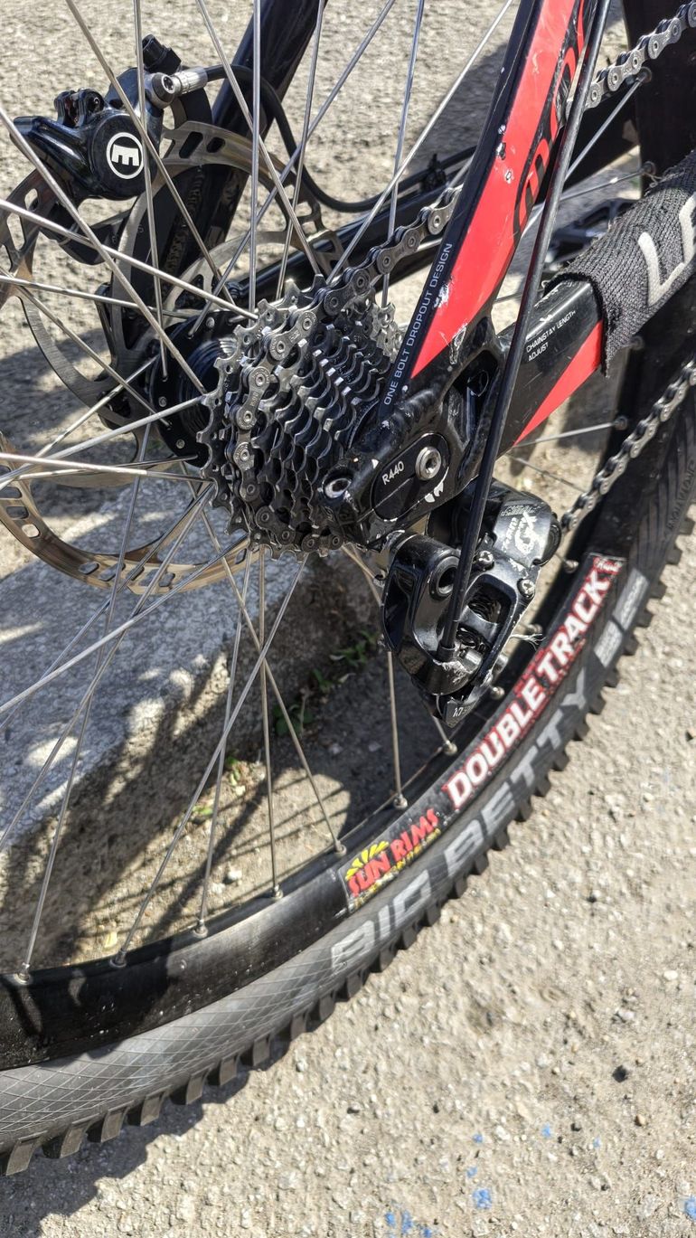 Used Mondraker Summum Pro 2016 2016 Mountainbike, Rosso — image 3 of 10