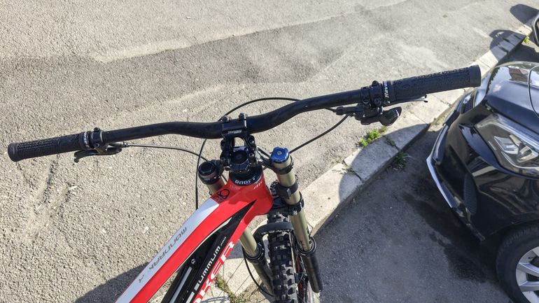 Used Mondraker Summum Pro 2016 2016 Mountainbike, Rosso — image 5 of 10