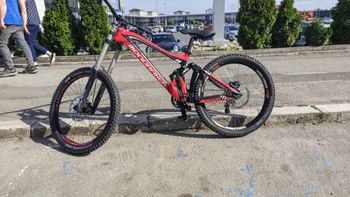 Used Mondraker Summum Pro 2016 2016 Mountainbike, Rosso — image 1 of 10