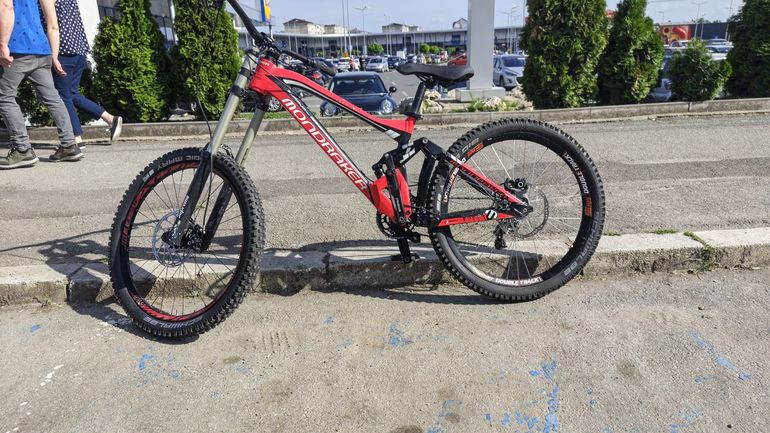 Used Mondraker Summum Pro 2016 2016 Mountainbike, Rosso — image 1 of 10