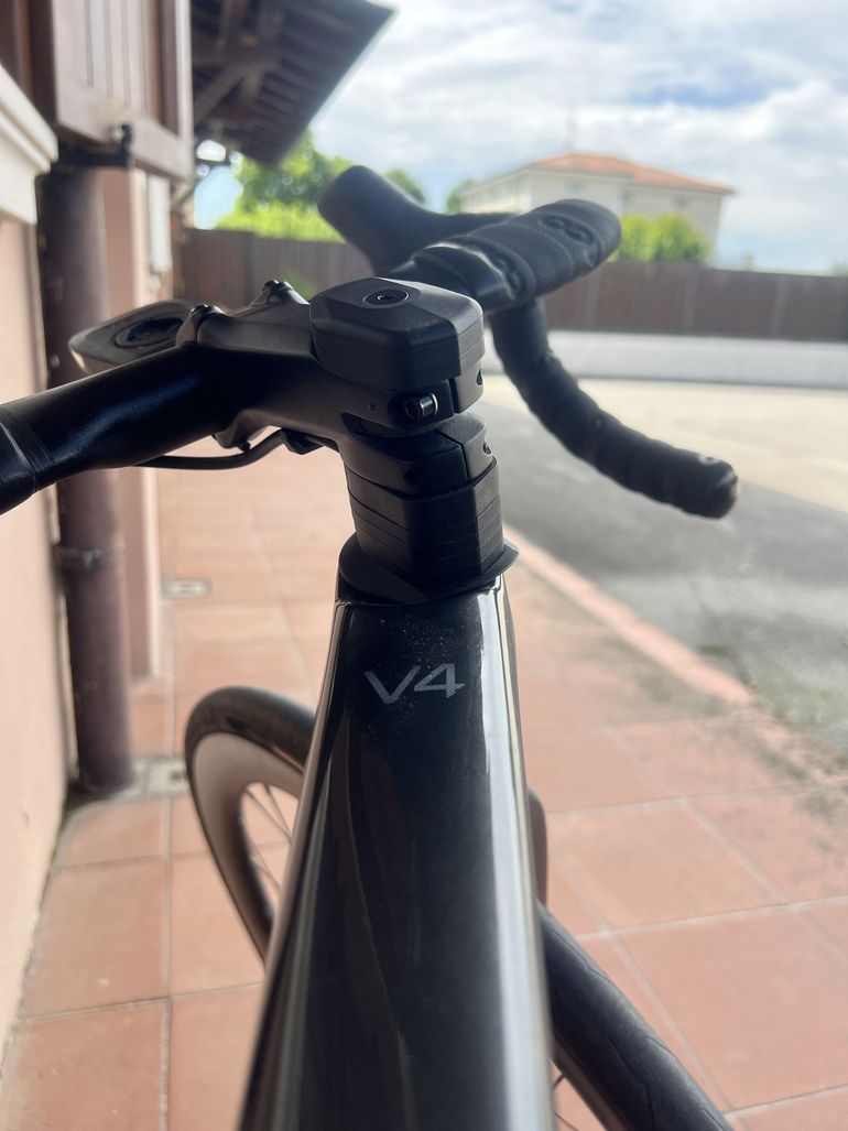Used Colnago V4 Shimano 105 Di2 2025 2025 Road & Gravel, Light Gray — image 4 of 6
