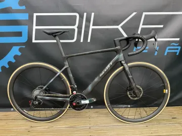 Scott Addict RC SRAM Force eTap AXS 2025 Road & Gravel usato