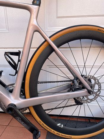 Used Scott Addict SRAM Force 2022 Road & Gravel, Hellgrau — image 3 of 9