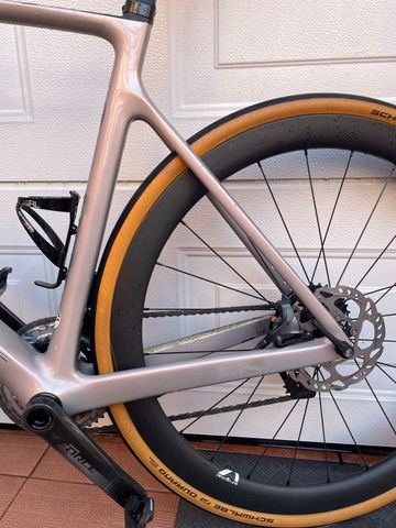 Scott Addict SRAM Force 2022 Road & Gravel de segunda mano, Gris claro — imagen 3 de 9
