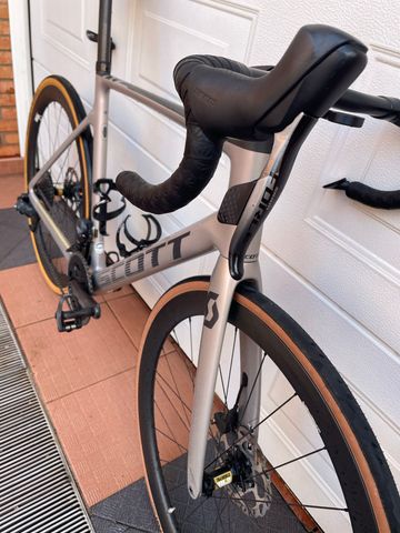 Scott Addict SRAM Force 2022 Road & Gravel de segunda mano, Gris claro — imagen 7 de 9