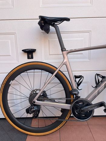 Used Scott Addict SRAM Force 2022 Road & Gravel, Hellgrau — image 2 of 9