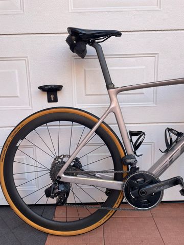 Scott Addict SRAM Force 2022 Road & Gravel de segunda mano, Gris claro — imagen 2 de 9
