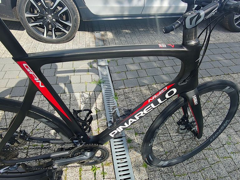 Used Pinarello GAN Disk Easy-Fit 105 Bike 2020 2020 Road & Gravel, Black — image 7 of 9