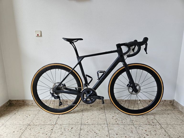 Used Canyon Endurace CF 8 LTD 2023 2023 Road & Gravel, Black — image 1 of 9