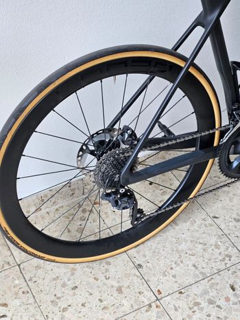 Used Canyon Endurace CF 8 LTD 2023 2023 Road & Gravel, Black — image 6 of 9