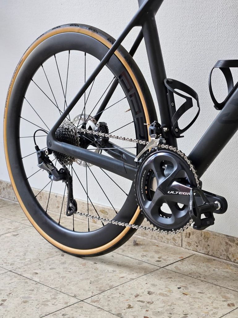 Used Canyon Endurace CF 8 LTD 2023 2023 Road & Gravel, Black — image 7 of 9