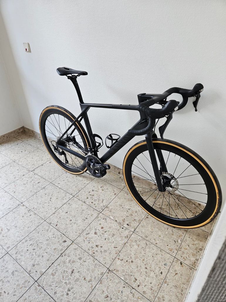 Used Canyon Endurace CF 8 LTD 2023 2023 Road & Gravel, Black — image 2 of 9
