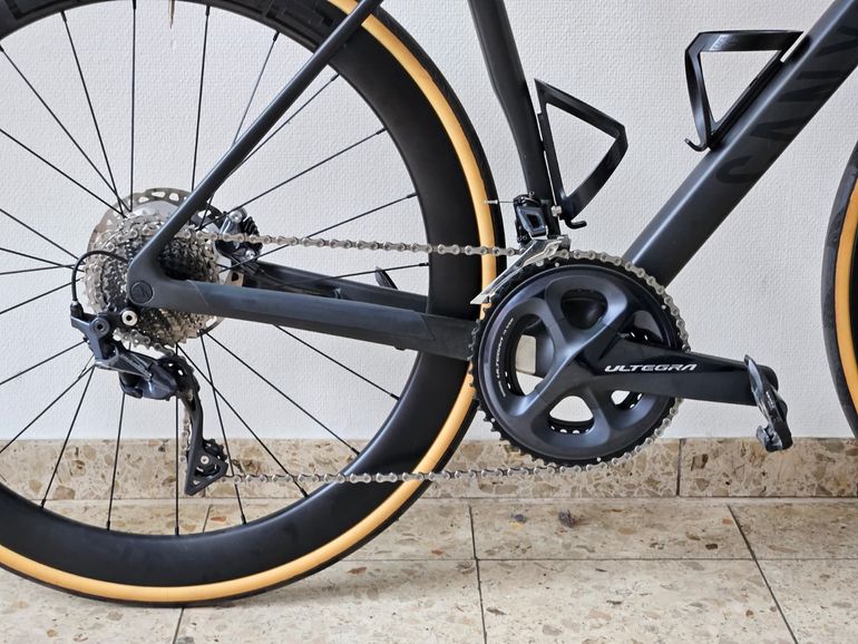 Used Canyon Endurace CF 8 LTD 2023 2023 Road & Gravel, Black — image 4 of 9