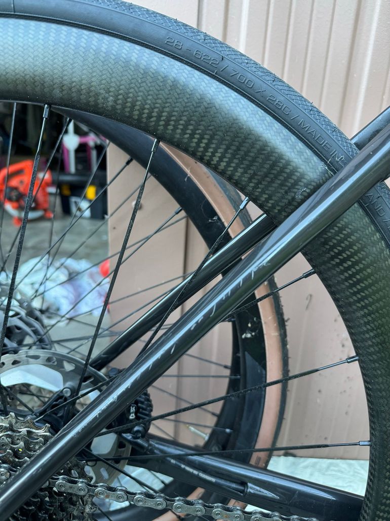 Used scott addict 20 Scott addict 20 Custom Shimano 105 2023 Road & Gravel, Light Gray — image 5 of 9