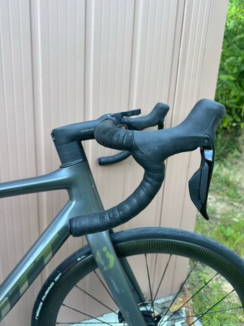 Used scott addict 20 Scott addict 20 Custom Shimano 105 2023 Road & Gravel, Light Gray — image 6 of 9